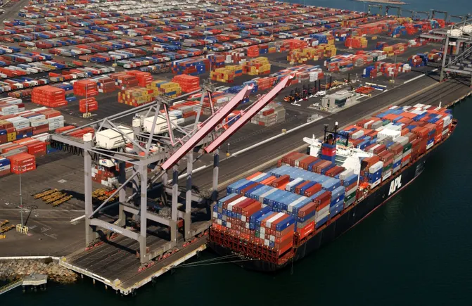 Stockpiling, Ghost Orders, and Temporary Warehouses: The New Survival Rules for the Construction Industry Supply Chain