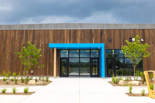 Amazon Activates Mass Timber Delivery Facility, Creating a Sustainable Construction Laboratory