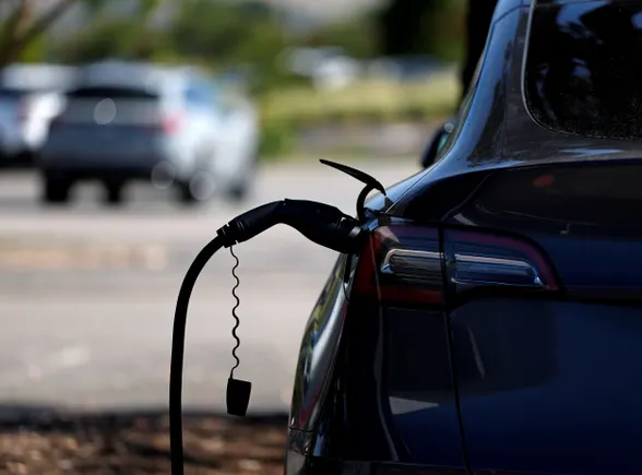 U.S. Department of Transportation Restarts $5 Billion EV Charging Fund, Releases Simplified Guidelines